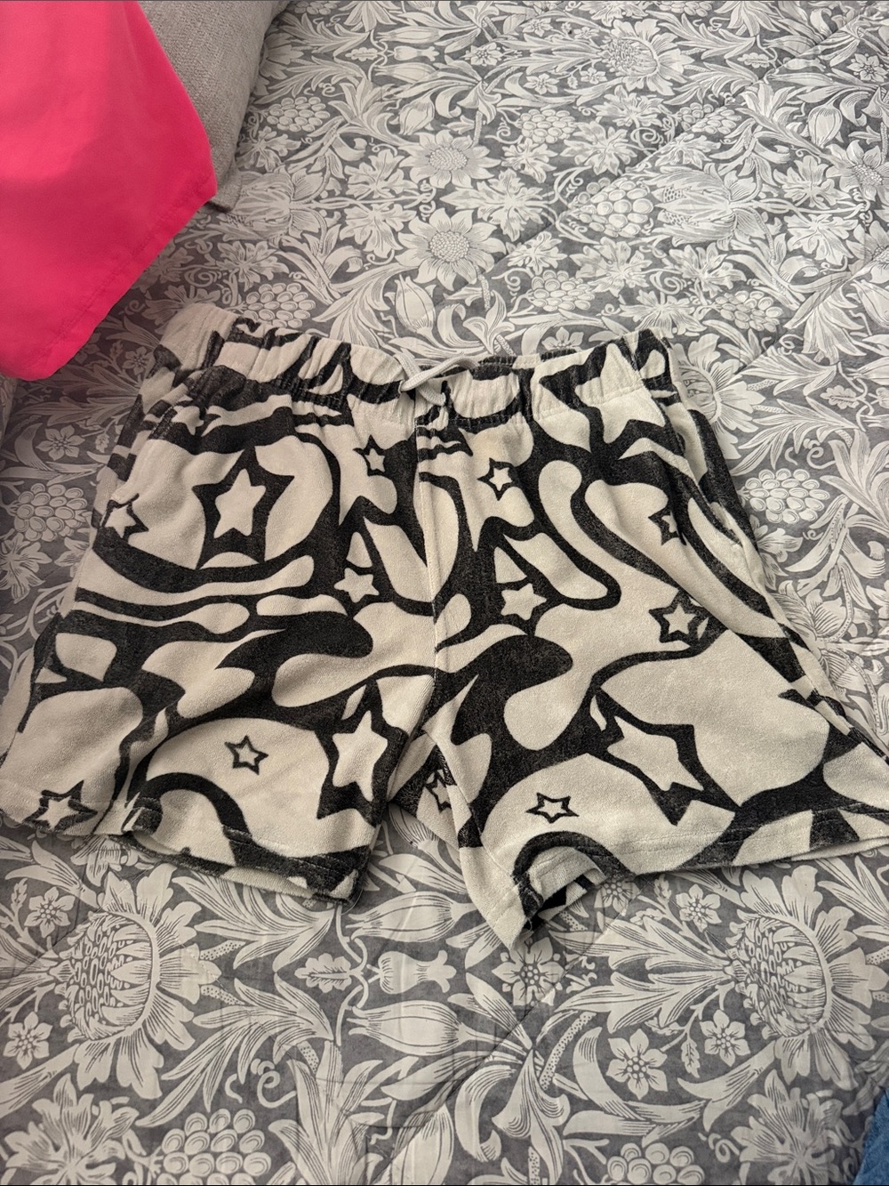 Men's Black & White Star Print Athletic Shorts